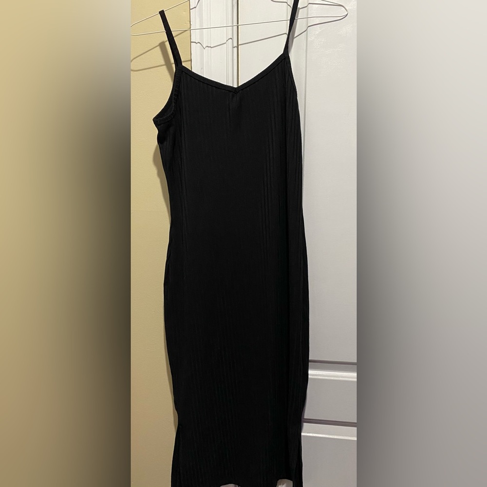 Elegant Black Ribbed Spaghetti Strap Dress- Large
